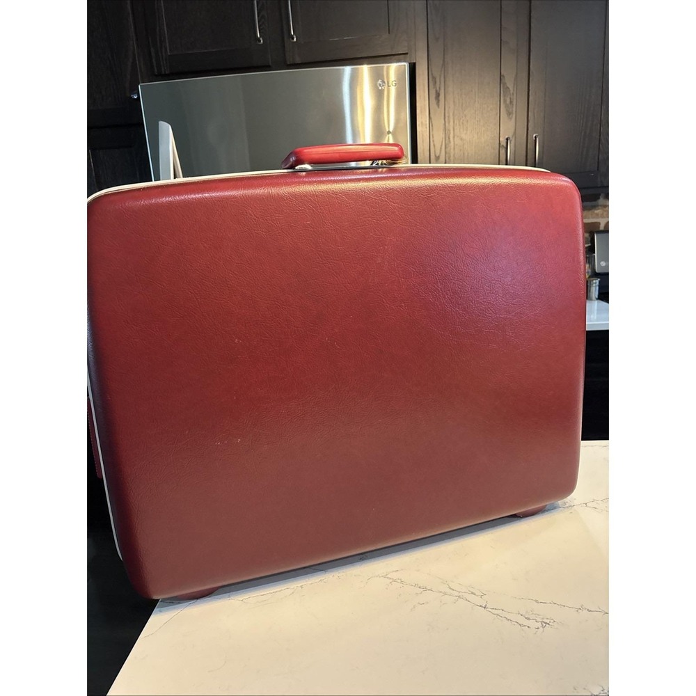 Vintage Samsonite Silhouette II Burgundy 22/26 Cartwheel Hard Luggage • Survivor